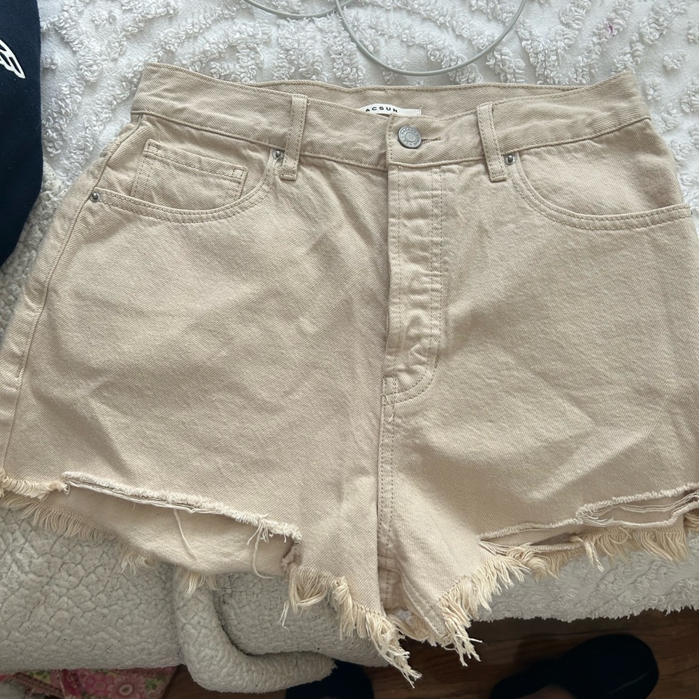 Never worn size 27 pacsun shorts